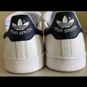 White Stan Smith Adidas Shoes with Navy trim